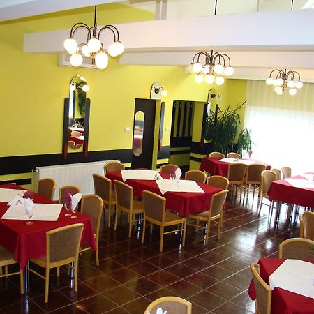 Lázár Pension&Restaurant Gheorgheni  Esterno foto