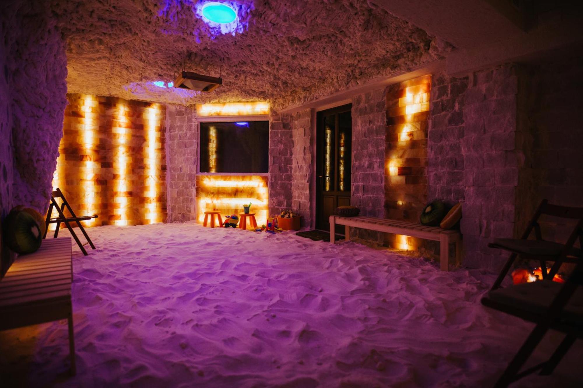 Lázár Pension&Restaurant Gheorgheni  Esterno foto