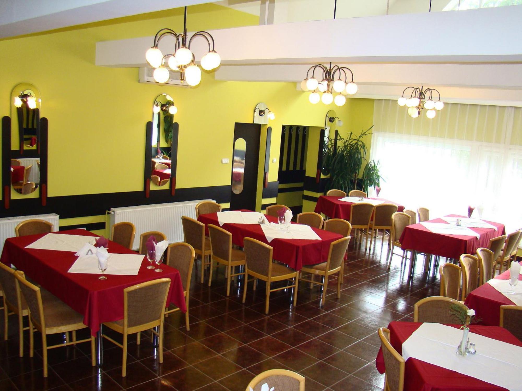 Lázár Pension&Restaurant Gheorgheni  Esterno foto