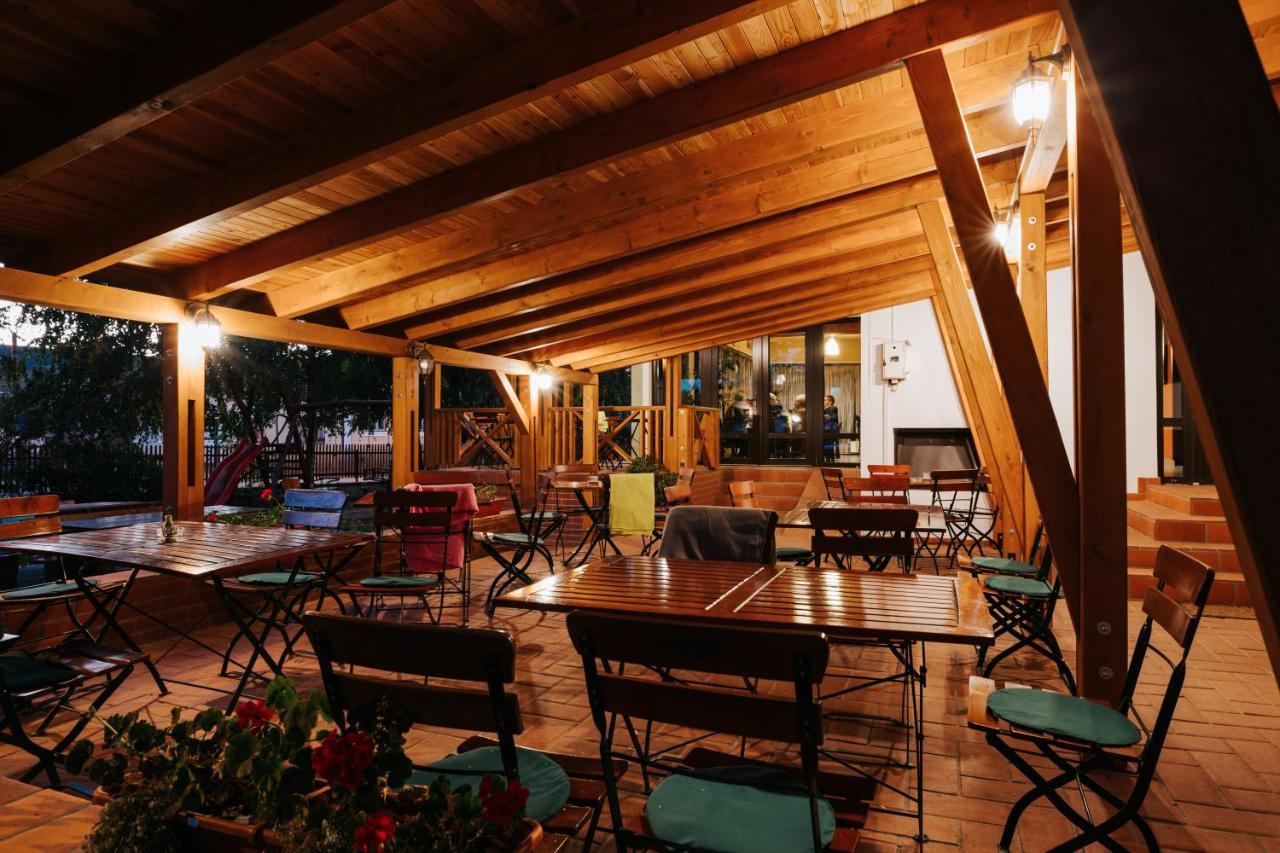 Lázár Pension&Restaurant Gheorgheni  Esterno foto