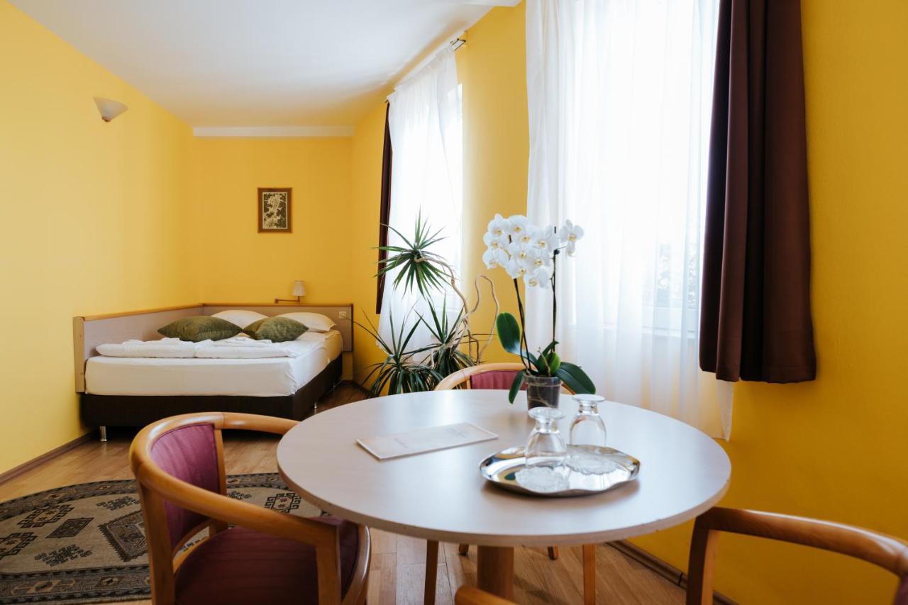 Lázár Pension&Restaurant Gheorgheni  Esterno foto