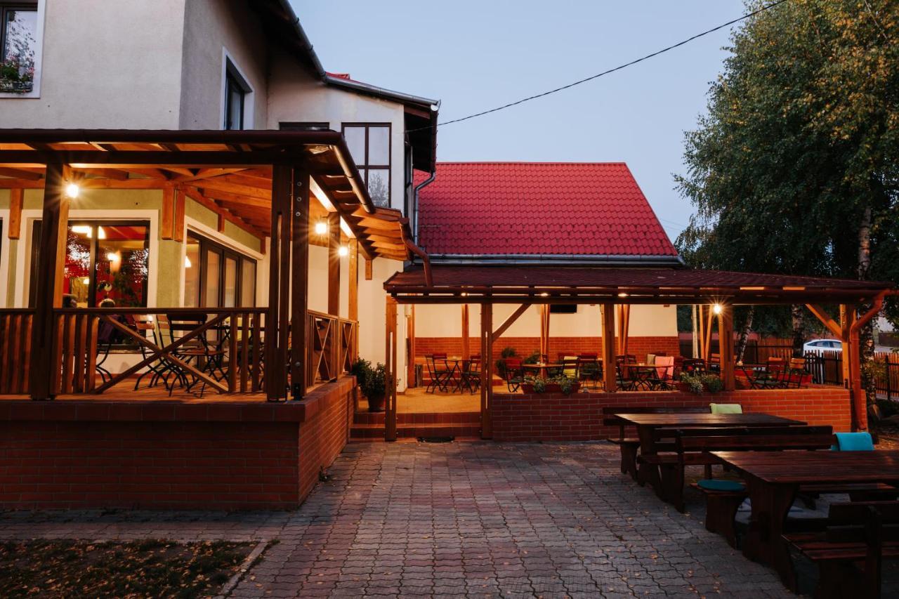 Lázár Pension&Restaurant Gheorgheni  Esterno foto